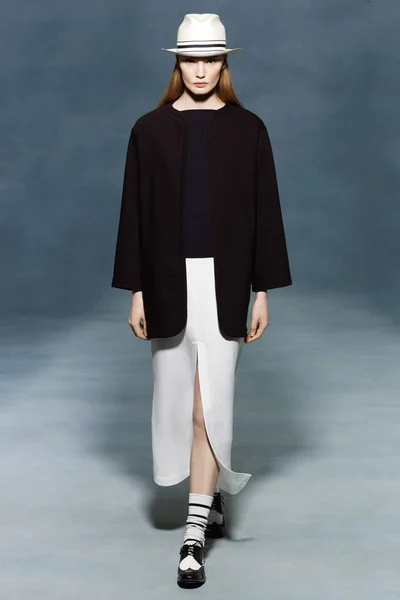 Look 16